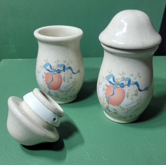 2 piece International Stoneware Marmalade Blue Ribbon Goose Spice Jars w lids - Picture 1 of 10